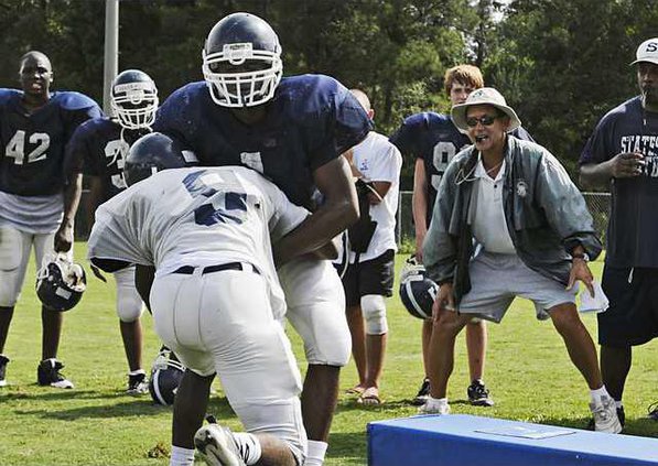 080309 SHS FOOTBALL 01