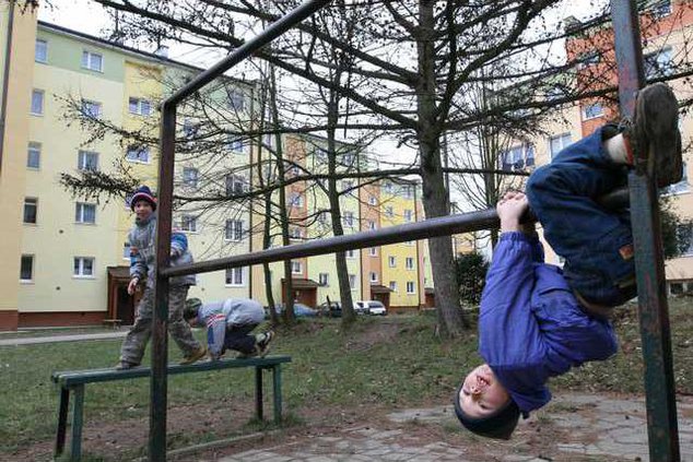 APTOPIX Poland Missil Heal