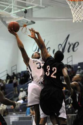 022013 BKB SHS HOOPS 02