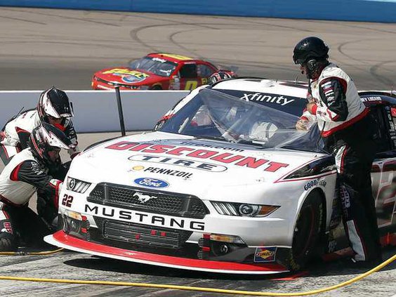 NASCAR Phoenix Xfinit Healcrop