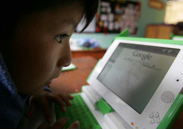 MIT spinoff's little green laptop computers a hit in remote Peruvian ...