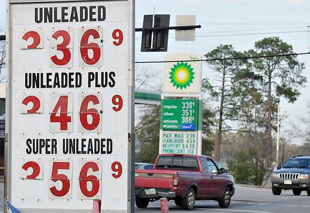 022811 GAS PRICES 01 web