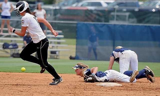 051211 GSU SOFTBALL 01 web