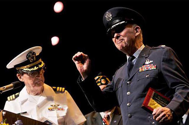 111110 VETERANS DAY 02 web