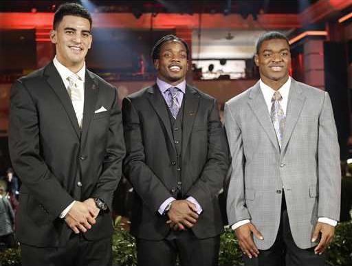 College Football Awar Heal WEB 