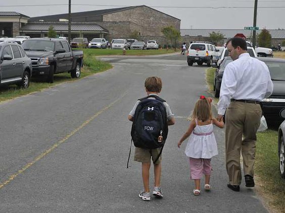 080210 FIRST DAY SCHOOL 03web