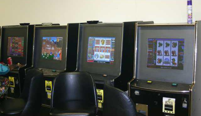 VIDEO POKER MACHINES.2