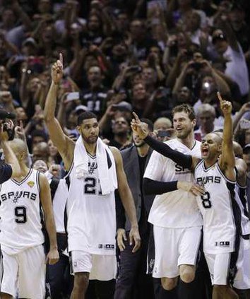 APTOPIX NBA Finals Ba Werm