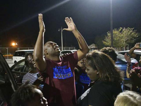 W 110717 ELECTION MAYOR 01