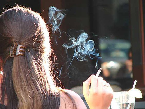 girl-smoking-cigarette