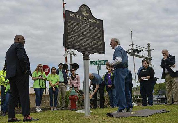 W 042118 HISTORICAL MARKER 01
