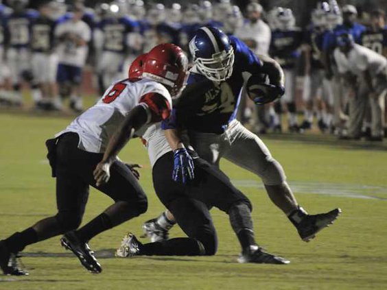 W 091115 SEB FOOTBALL 01 bw