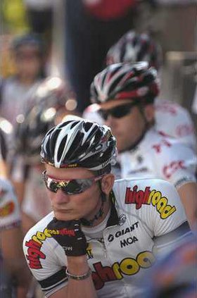 bw tour1 3 col