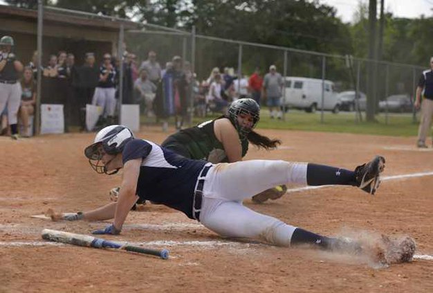 042514 TRINTIY SOFTBALL 01