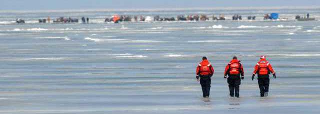 APTOPIX Ice Floe Fish Heal