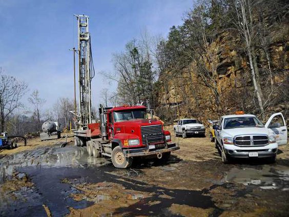 APTOPIX Mine Explosio Heal