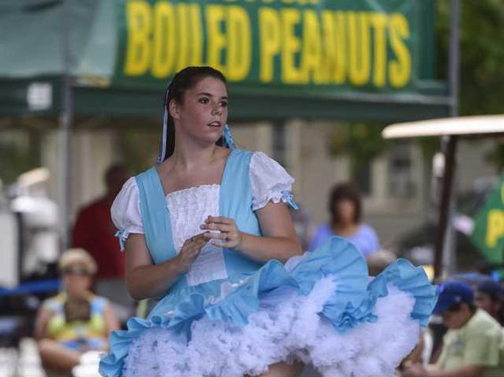 W 082016 PEANUT FEST 03