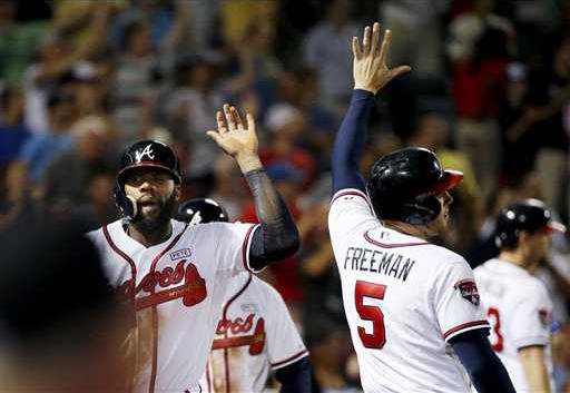 Nationals Braves Base Heal 2 WEB
