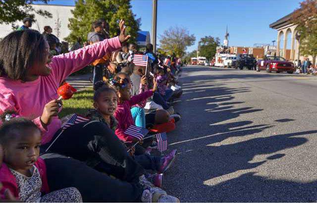 W 101915 FAIR PARADE 01