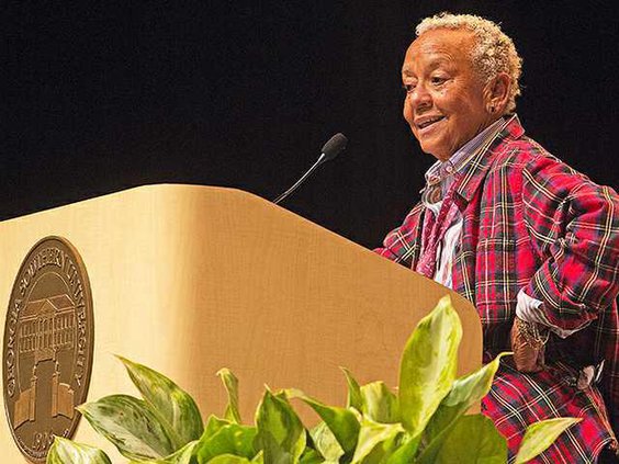 W Nikki Giovanni