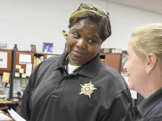 W 010617 SHERIFF INVESTIGATOR 01