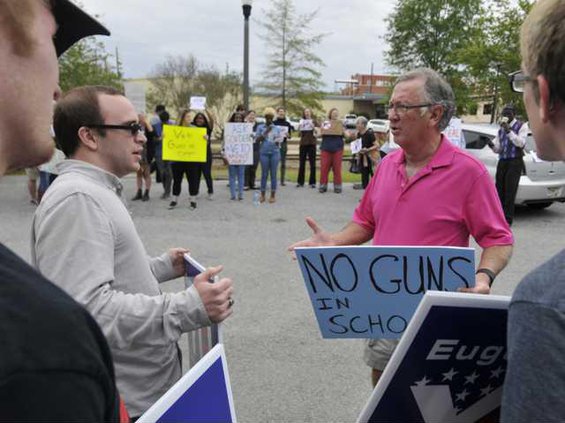 W 041416 CAMPUS CARRRY PROTEST 01