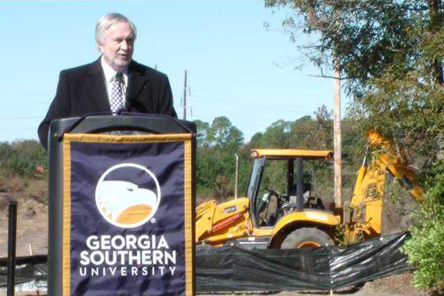 Groundbreak1