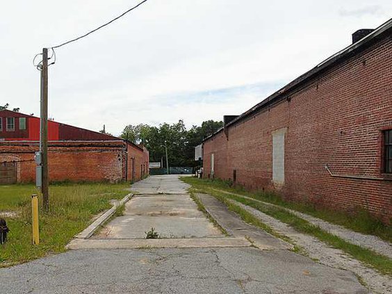 WAREHOUSE Alley before Web