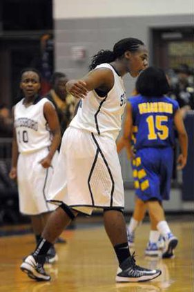 121812 BKG SHS HOOPS 01