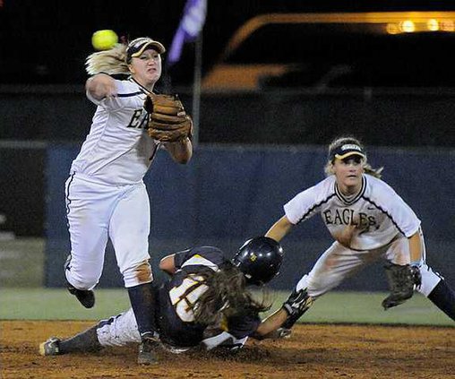 051111 GSU SOFTBALL 03 web