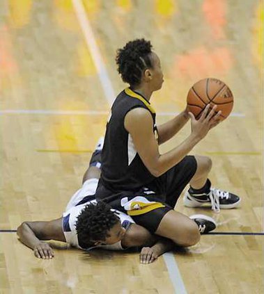 020412 BKW GSU HOOPS 01