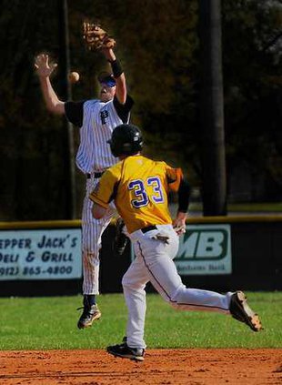 040110 PORTAL BASEBALL 01 web