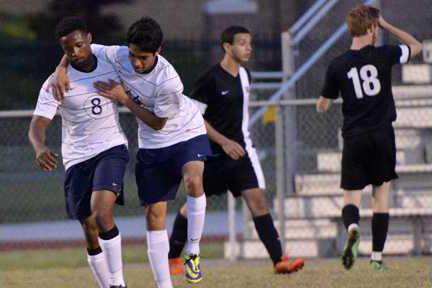 040814 SHS SOCCER 01 WEB