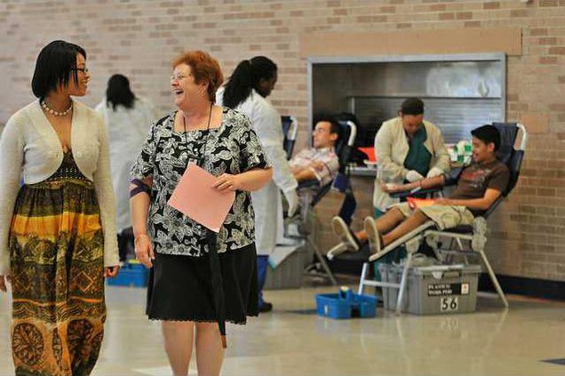 052709 BLOOD DRIVE 02 web