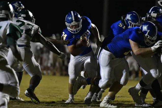 110317 SEB FOOTBALL 03