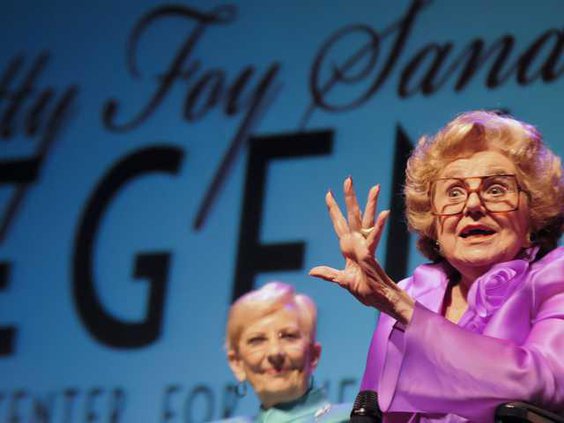 W 091015 AVERITT LEGEND SANDERS 01