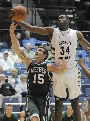 W 111811 BKC GSU HOOPS 01 