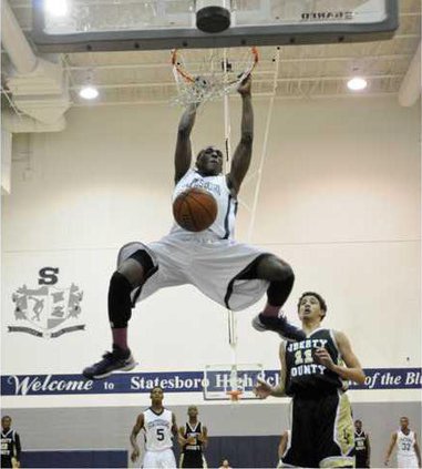 w 012513 BKB SHS HOOPS 01