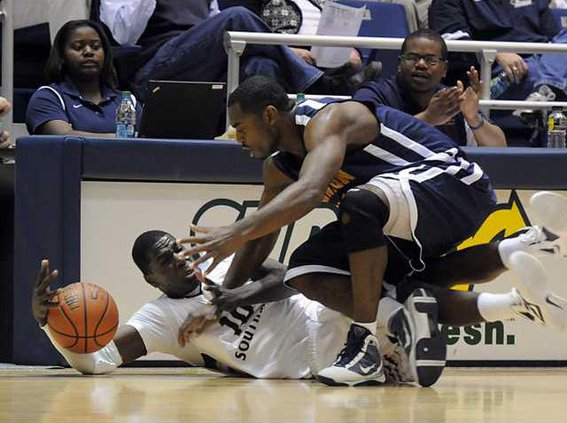 010212 BKC GSU HOOPS 01