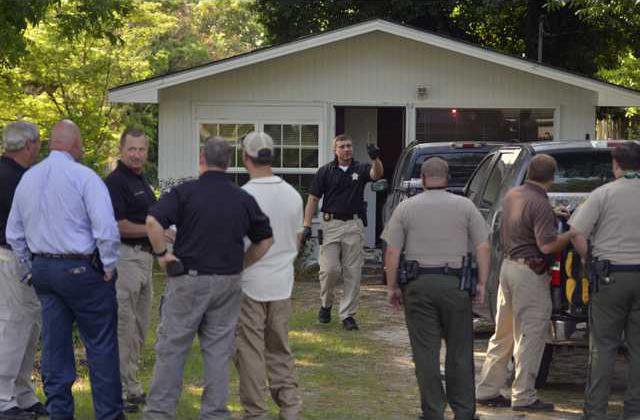 052214 BARRICADE ARREST 01