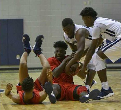 120917 BKB SHS HOOPS 03