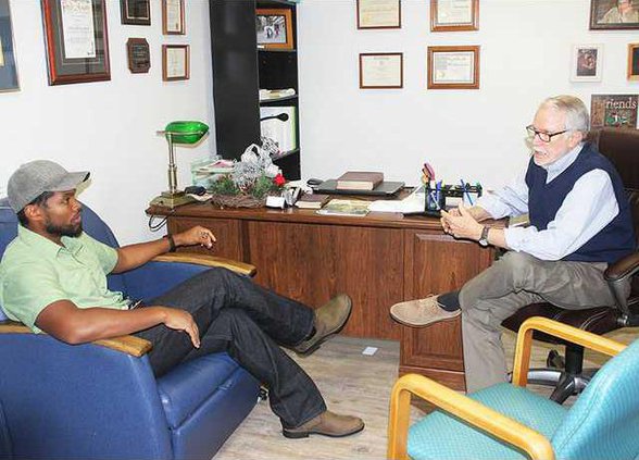 Jim Lewis w pastor Web