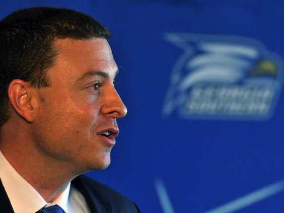 W 040113 GSU BASKETBALL COACH 01