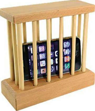 29 cellphone-lockup