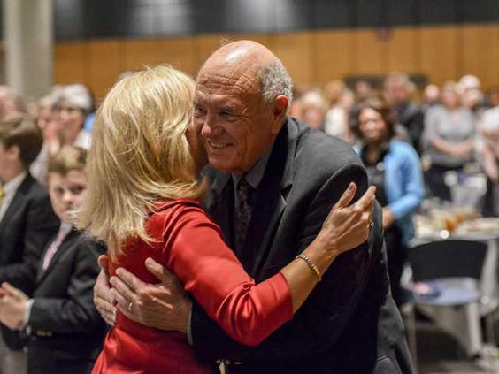 W 120115 BIZ LEADER 02