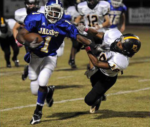 102811 SEB FOOTBALL 02