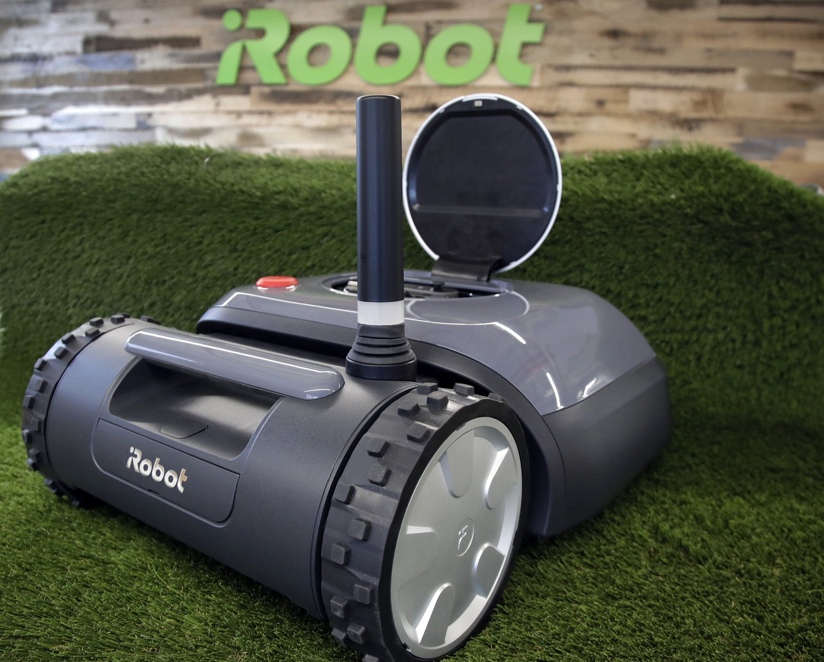 robot lawn mower roomba
