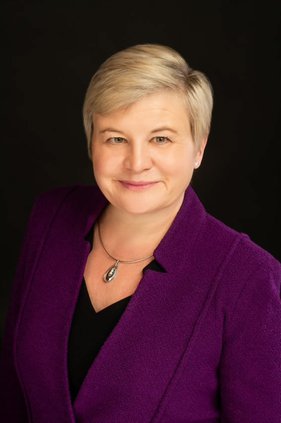 Lesley Francis 2019.jpg