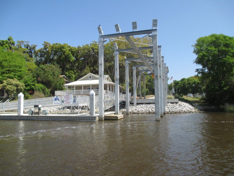 The hoist. You can see the small wooden platform dock that Ray Golden and Jerry Case constructed for the safety of boaters.