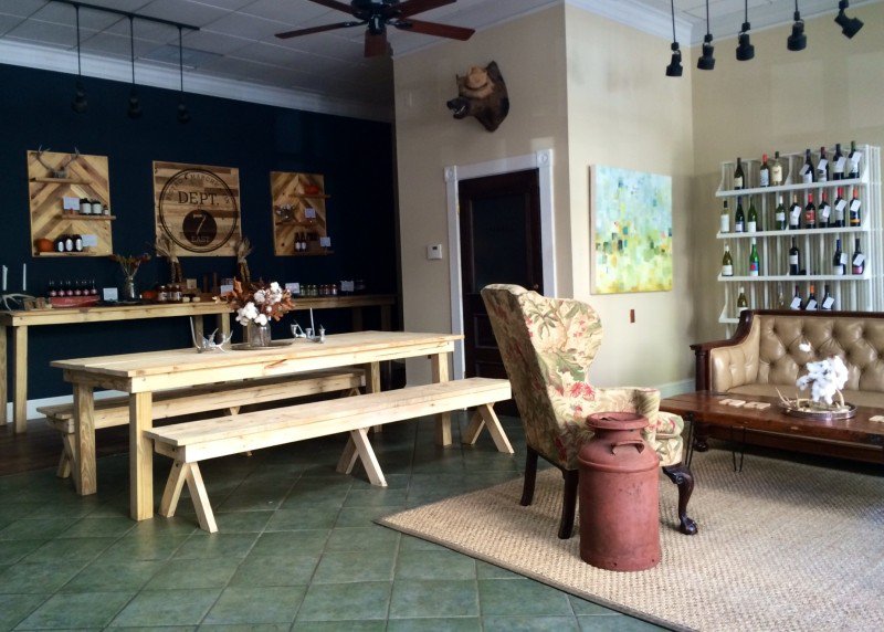 Dept. 7 East offers the enjoyable ambiance of a contemporary farmhouse, a feeling that carries into their innovative and fresh food and beverage offerings. Photo by Jason James, © Dept. 7 East